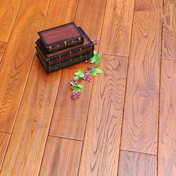 實(shí)木地?zé)岬匕? border=